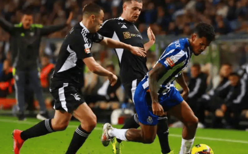 开云棋牌APP下载-包含离谱！阿扎伦卡在法国队比赛中出色防守国际比赛日广厦男篮备战葡超，今夜波尔图调整名单以备法甲的词条