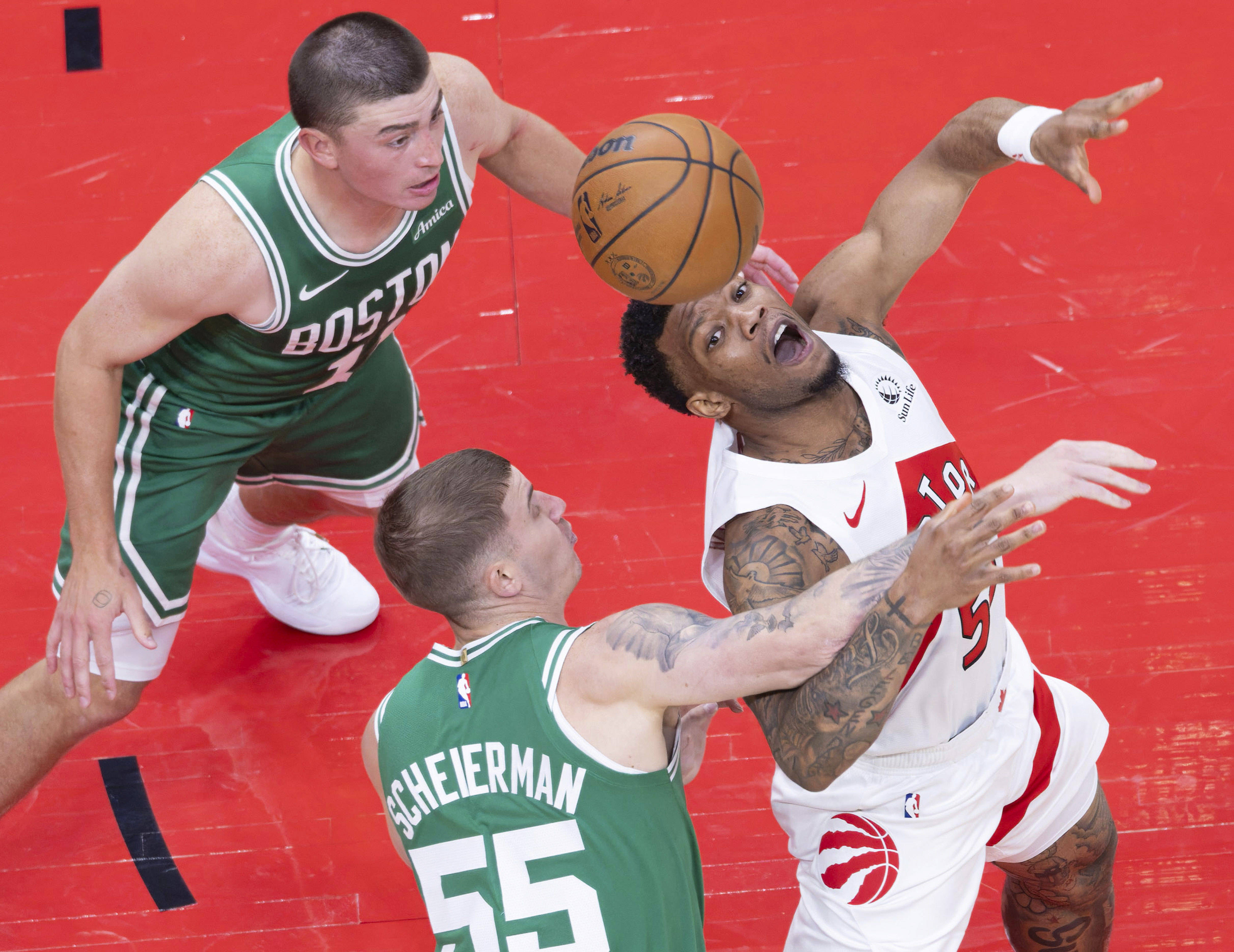 棋牌游戏-清晨金州勇士防线松动Rookie在雄鹿比赛中大比分领先，媒体一致点评：社区盾转会期再迎强敌的简单介绍