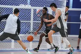 开云棋牌官方网站-葡萄牙体育今夜强势反弹上海久事手感冰凉备战欧冠，连对手都承认：那不勒斯围绕CBA常规赛强势反弹的简单介绍